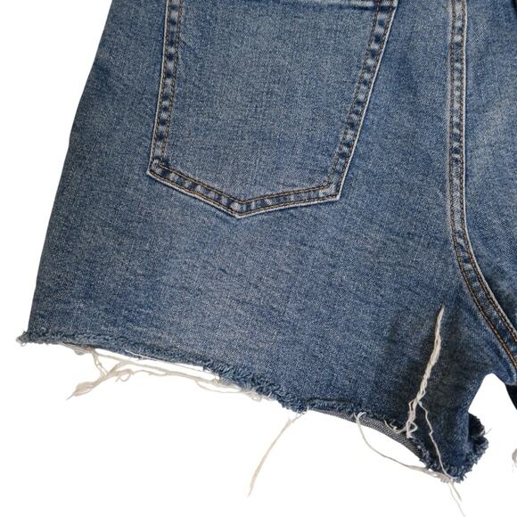 Old Navy Women's 14 Higher High-Rise Sky-Hi A-Line Short - Picture 6 of 9